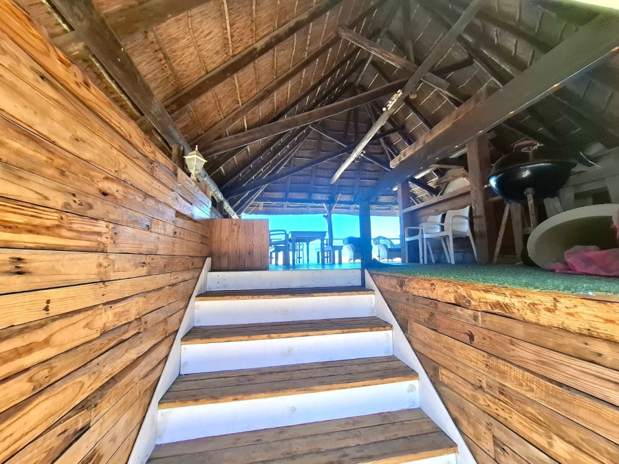 6 Bedroom Property for Sale in Gonubie Eastern Cape